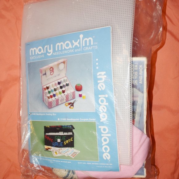 Mary Maxim Needlework Craft 37490 Needlepoint Sewing Box The Idea Place NOS
